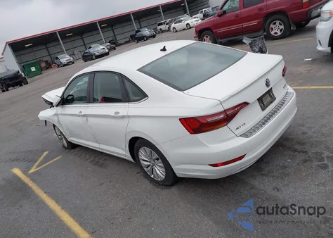 2019 Volkswagen Jetta 1.4T R-Line/1.4T S/1.4T Se z USA, uszkodzony, nr VIN 3VWCB7BUXKM218993
